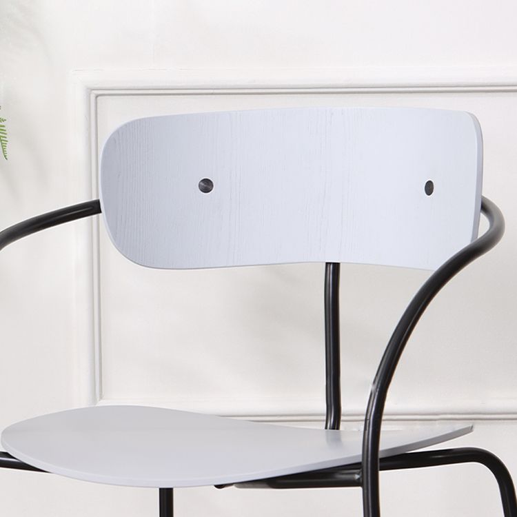 Magasin de thé au lait moderne, chaise latérale à dossier ouvert, chaise de salle à manger en bois avec pieds noirs
