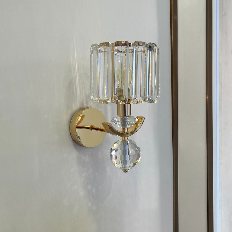 Luce di applique di ferro con paralume a parete postmoderna di cristallo lampada montata