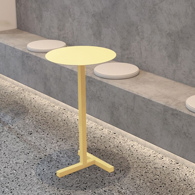 Mid-Century Modern Mental Coffee Table Round Top Shape Pedestal Cocktail Table