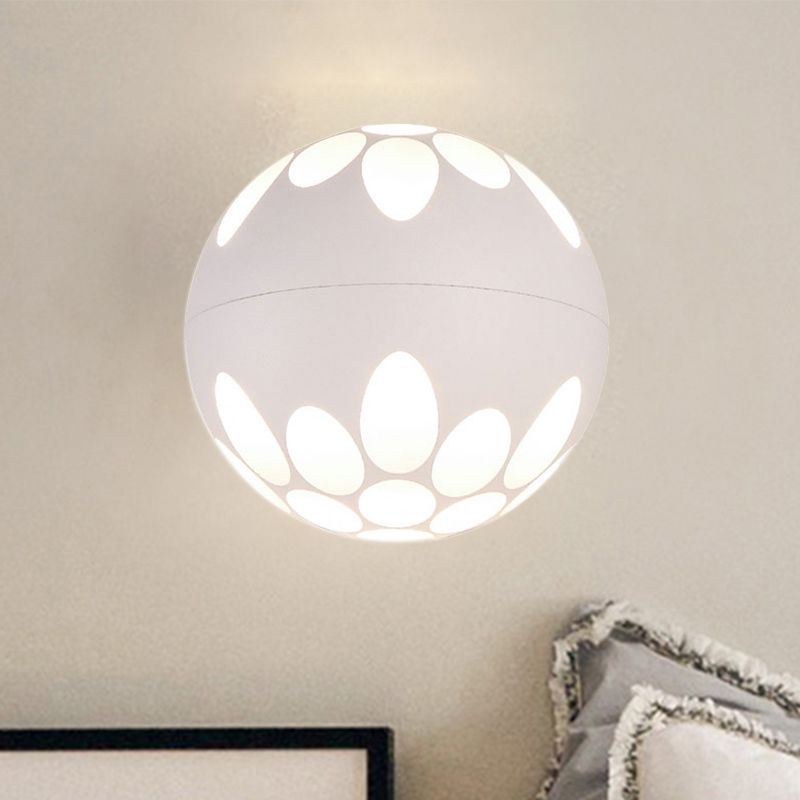 Black/White Global Shade Wall Light Sconce Contemporary LED Metallic Wall Lamp for Bedside