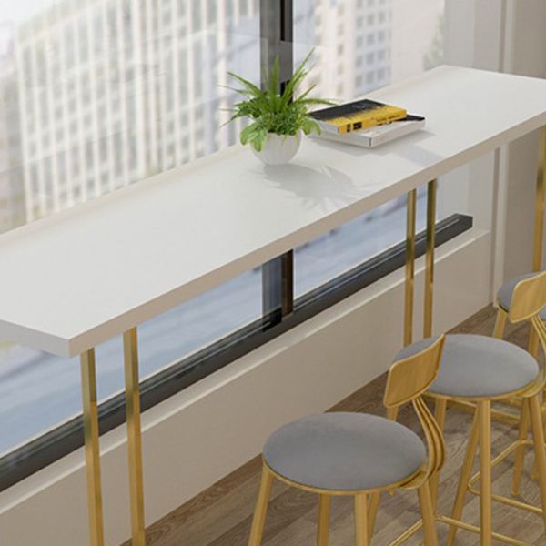 Table de bar de style nordique table de pub en pin avec base en or pour salle à manger