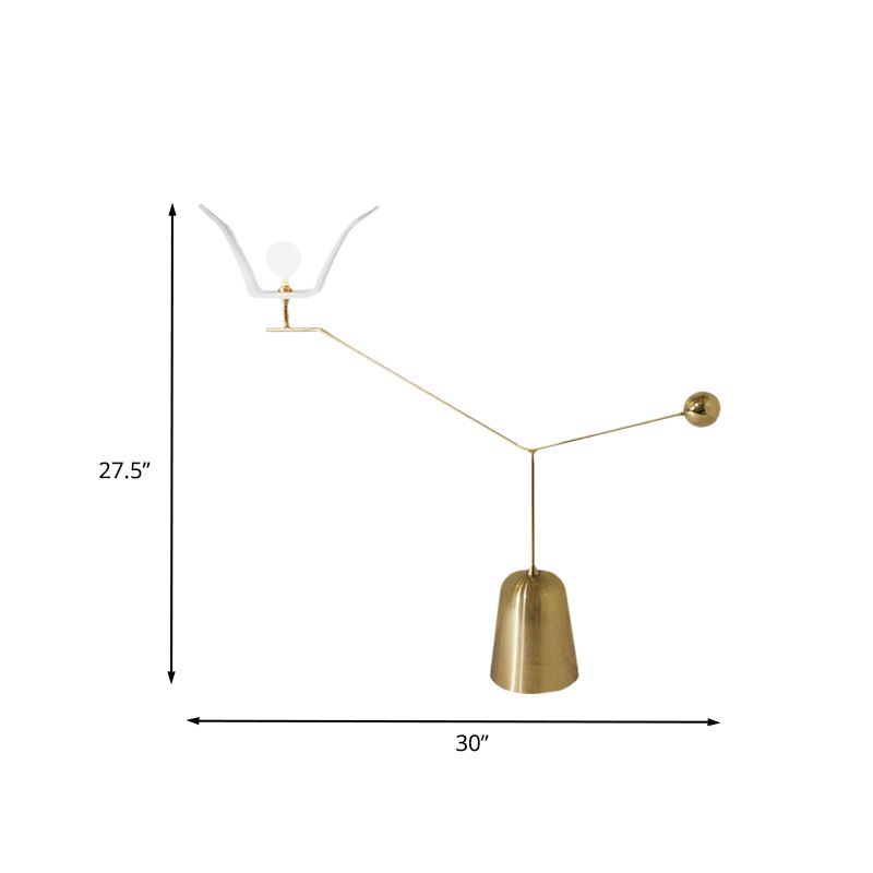 Lampada da tavolo lineare ad angolo metallico Lampada da comodino modernista a LED con finitura dorata per casa da tè