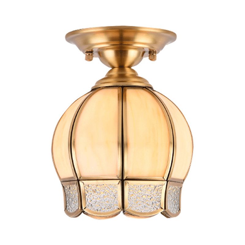 Dôme Semi-Flush Mount Lamp Tradition Lait Lait 1 Bulb Ceiling Mounted Light in Brass for Balcony
