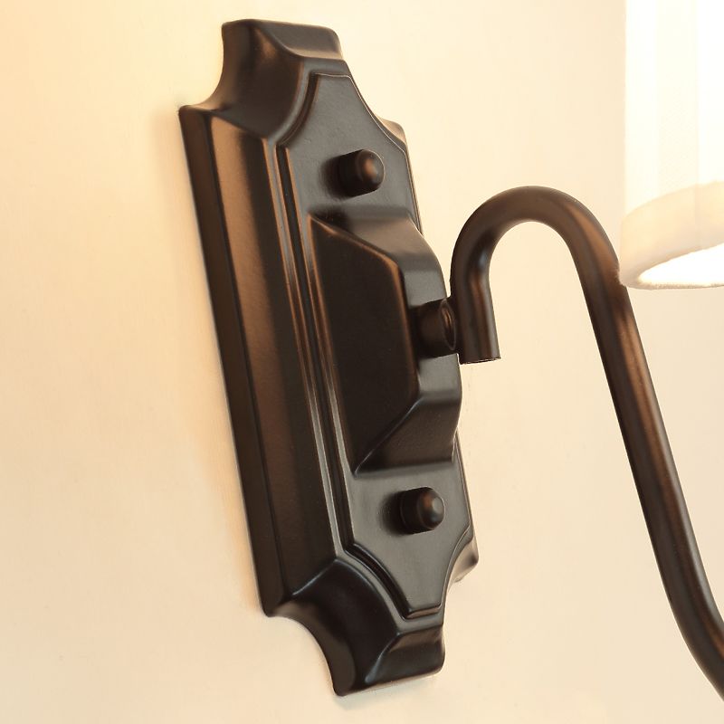 Stof taps toelopende wandlamp eenvoud enkele gang muurlamp met gebogen arm in zwart