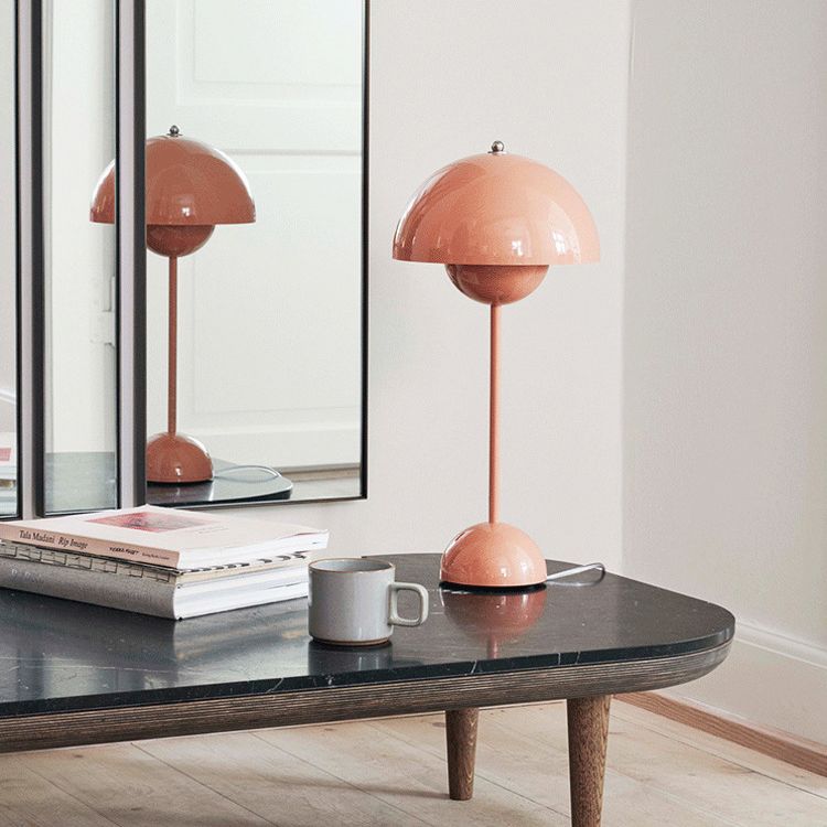 Paddestoelvormige creatieve metalen tafellamp 9,8 "Diameter Noordse macaroon-stijl bureau Licht voor slaapkamer