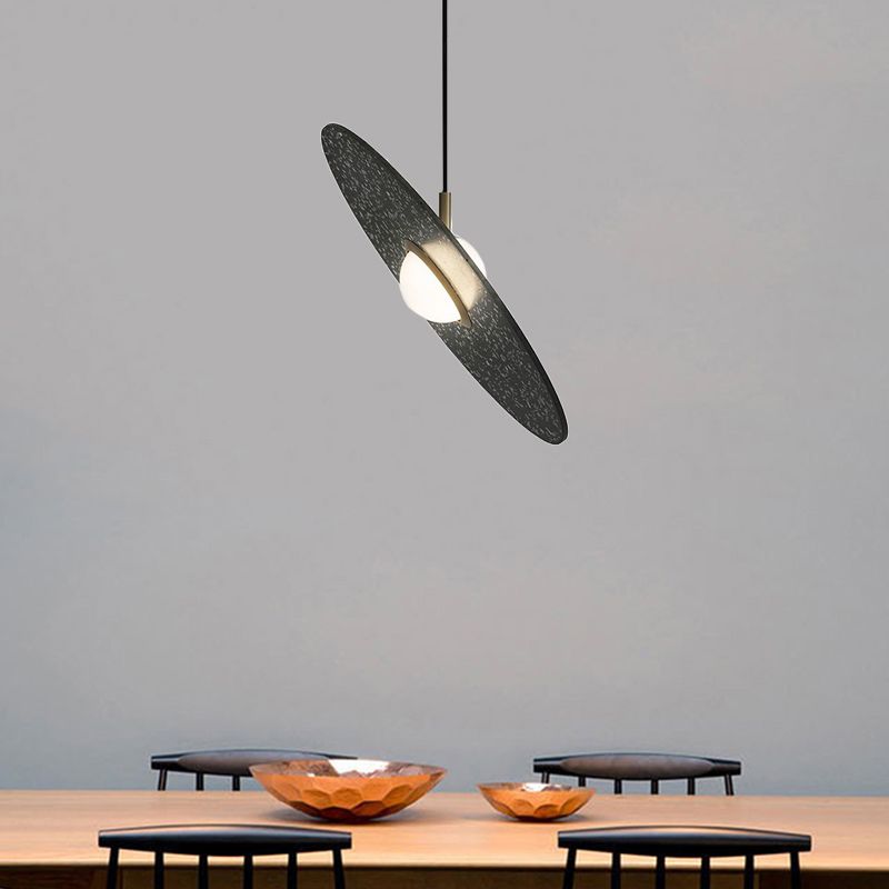 UFO -förmige Anhängerlampe modern