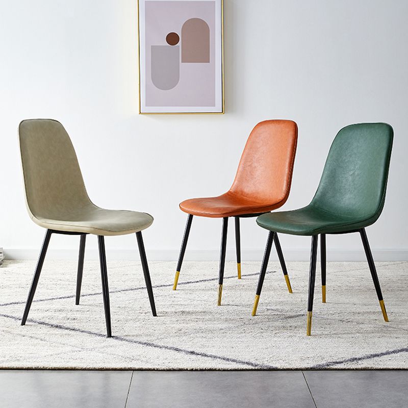 Silla lateral casera escandinava Silla de comedor tapizada con respaldo sólido de metal