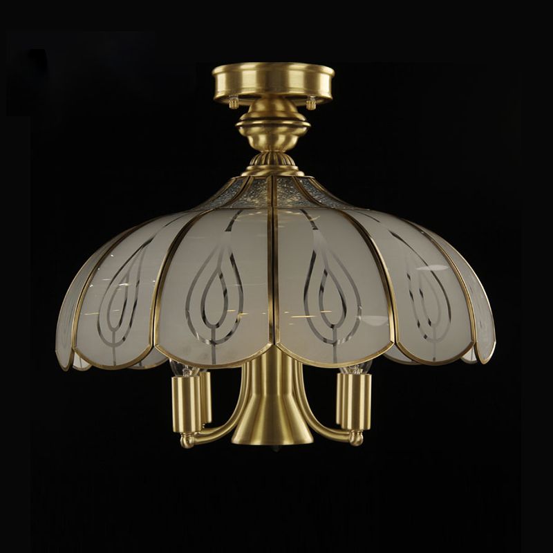 Éclairage susceptible de pendaison coloniale 5 ampoules Satin Opal Glass Semi Flush Mount Lampe en laiton pour le salon