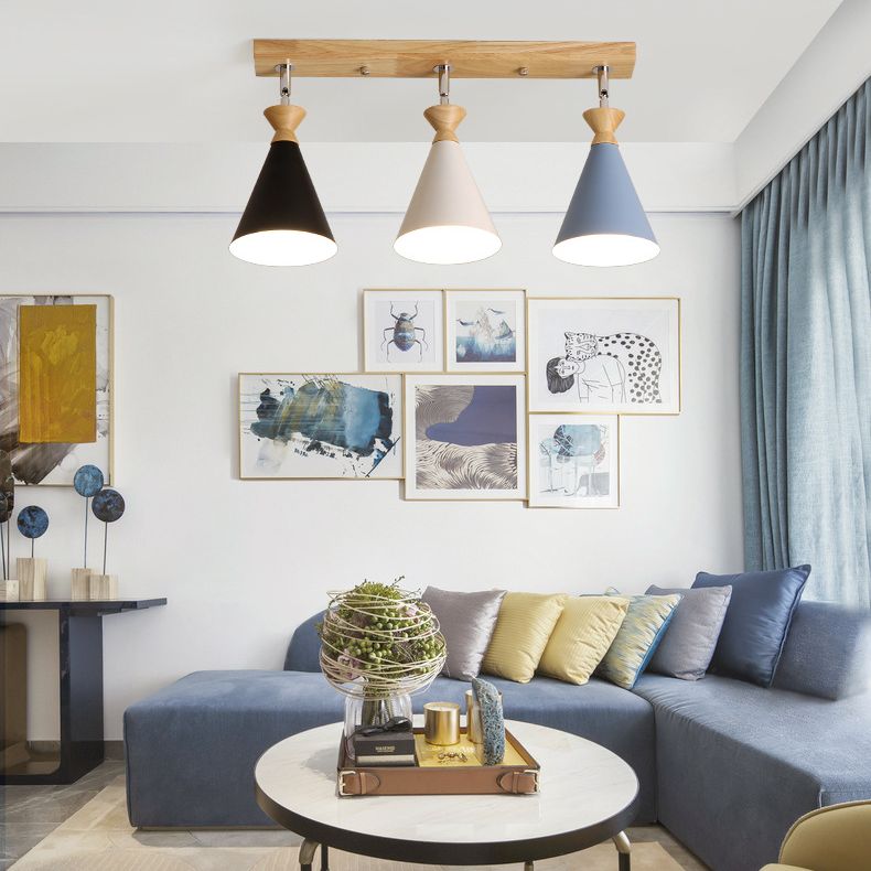 Woonkamer plafondmontage verlichtingsarmatuur modern beige dicht bij plafondverlichting met kegel metalen schaduw