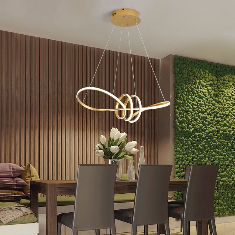 Acrylgold -LED -LED Hängende Lampe im modernen Einfachheit Eisen linearer Kronleuchter für Esszimmer