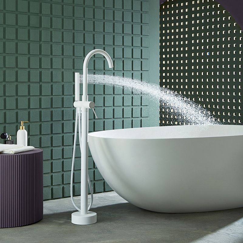 Floor Mounted Freestanding Tub Filler Metal Freestanding Bathtub Faucet in White