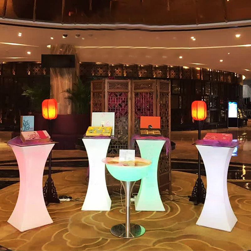 Polyethylene Geometric Table Industrial Style Commercial Bar Table