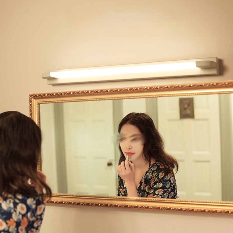 Miroir mural linéaire avant moderne style minimaliste