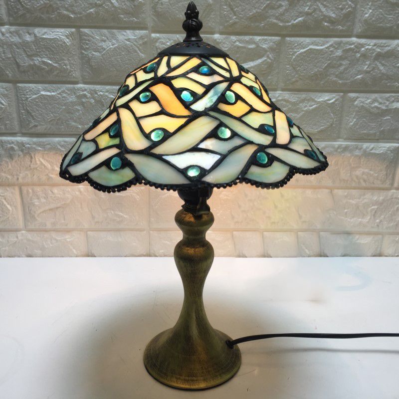 Lampada da scrivania conica in vetro colorato per sala studio 1 luce Lampada da scrivania antica Tiffany in verde per comodino