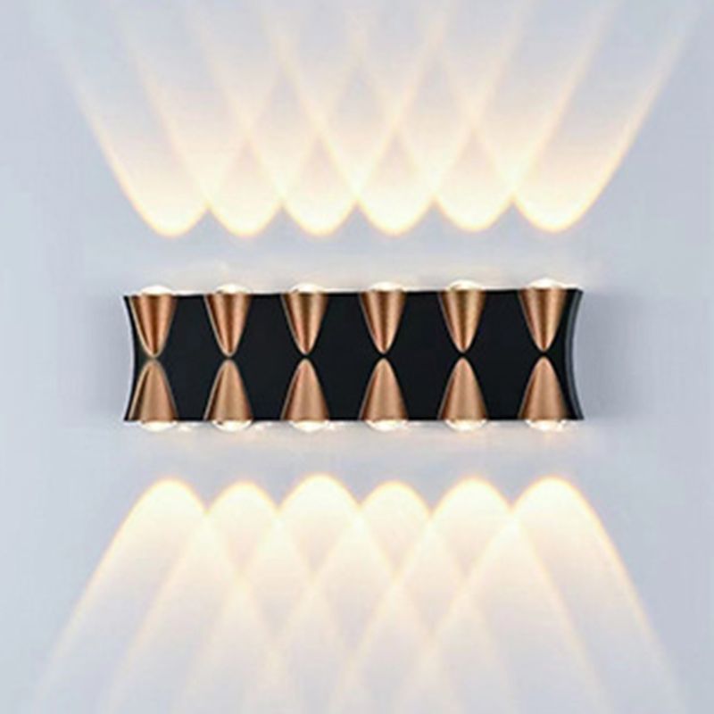 Lumière murale à LED géométrique en acrylique dans une application murale en aluminium de style créatif moderne pour les espaces extérieurs