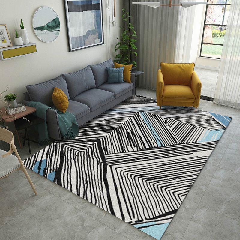 Contemporary Modern Rug in Black and Brown Abstract Line Pattern Rug Polyester Washable Carpet for Home Decoration