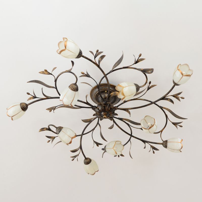 Traditionele bloemvormige plafondlamp, glazen kap, inbouwlamp voor woonkamer