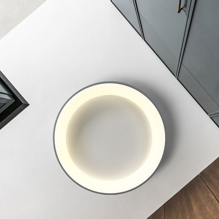 Circular Flush Mount Fixture Minimalist-Style LED Metal Ceiling Mounted Light