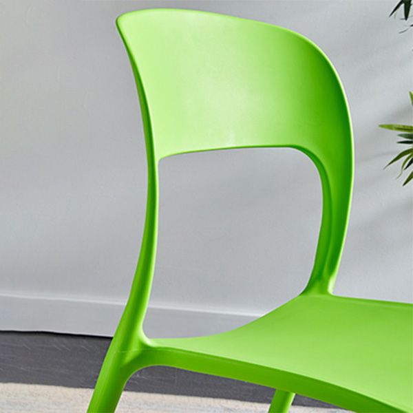 Chaises d'appoint empilables en plastique Chaise de salle à manger sans accoudoirs à dossier ouvert (Ensemble de 4)