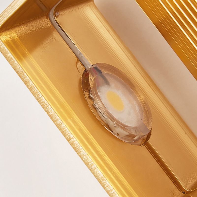 Simple Wall Mount Light Modern LED Wall Sconce Light with Metal Shade for Bedroom