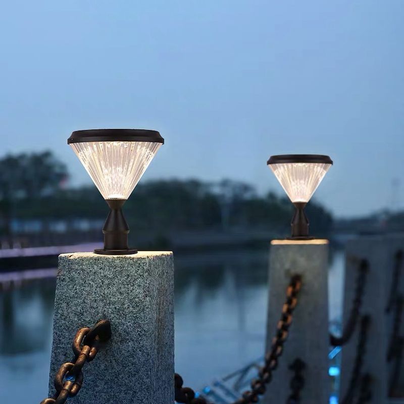 Modern Diamond Shape Solar Energy Pillar Lamp with Plastic Shade for Outdoor