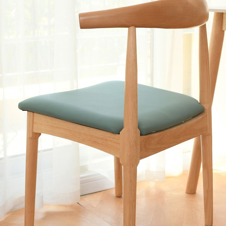 Sedia da pranzo a base multicolore in legno di gomma scandinava con 4 gambe