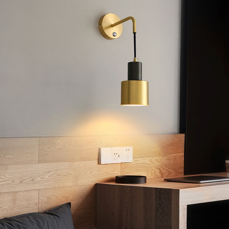 Goldene postmoderne Wandleuchte eine Lampenwandleuchte für Schlafzimmer
