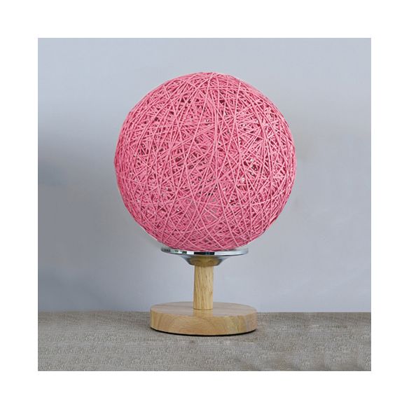 Lampada da tavolo intrecciata a mano rattan Contemporary 6 "/7" W 1 Lulb Light/Red Table Light con ombra globale e base in legno