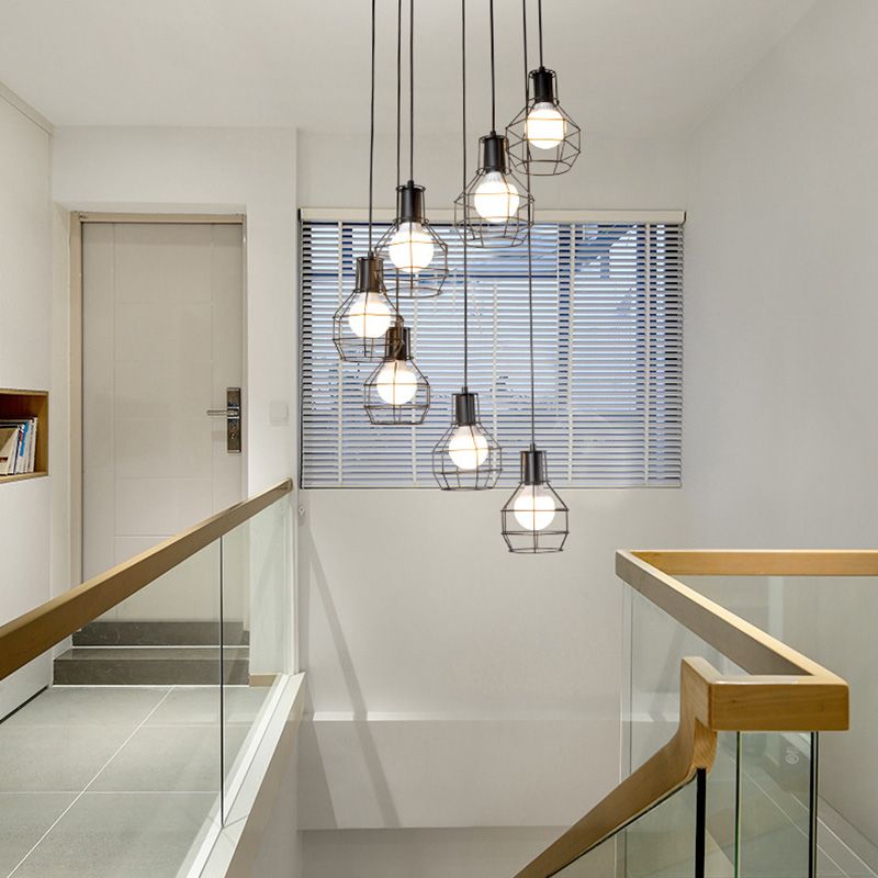 Zwarte trap hangend licht in moderne klassieke stijl smeedijzeren cluster hanglamp met ijzeren frame