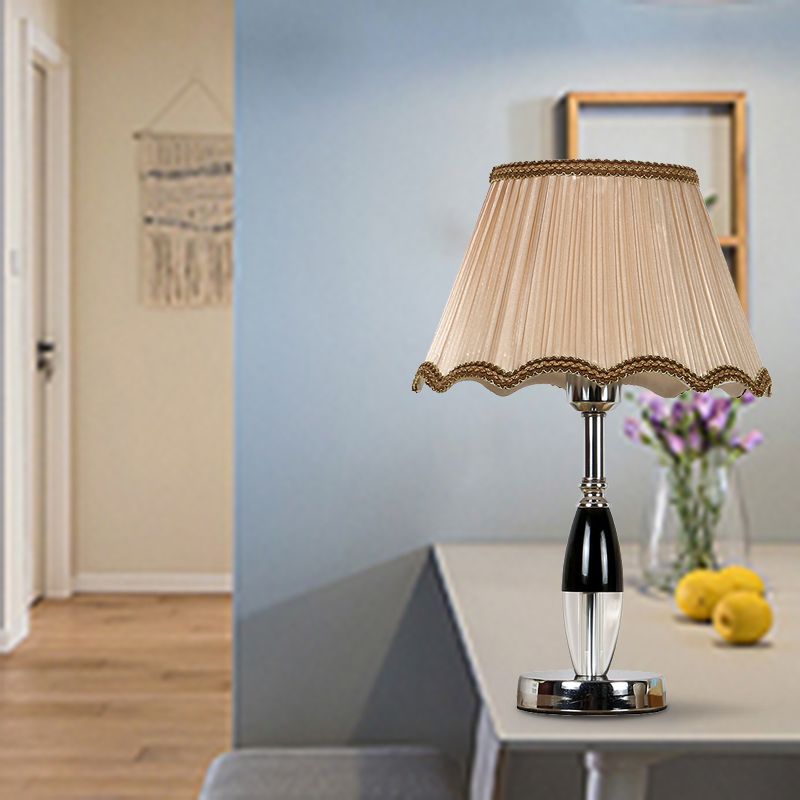 1 leichte Nachttischlampe rustikale, überbrochene Kristallnachtlicht im Beige für Wohnzimmer