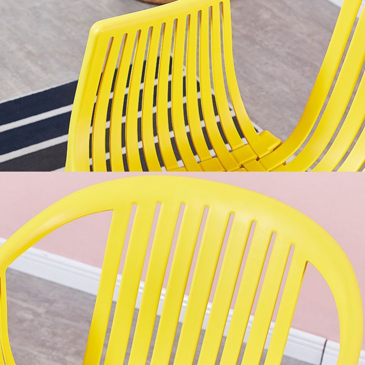 Home Zeitgenössischer Sessel mit Lamellenrücken, stapelbarer Esszimmerstuhl aus Kunststoff
