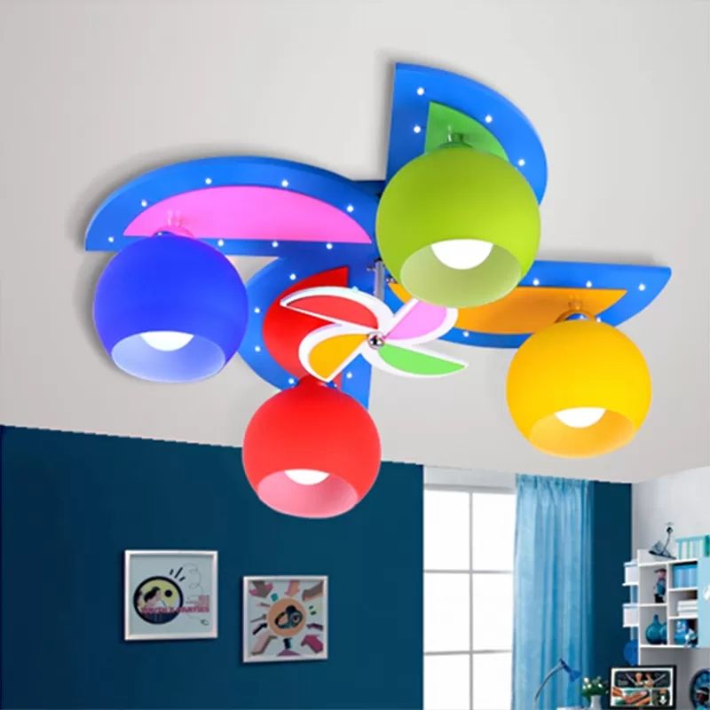 Cartoon Toy Windmill Ceiling Mount Light Wood Ceiling Lamp avec Globe Shade for Kindergarten