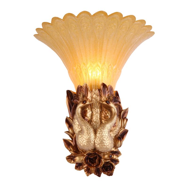 Camera da letto di pavone Doconce Sconce Light Resina vintage Apparecchiatura da parete a parete con testa singola con tonalità di vetro ambra a coste