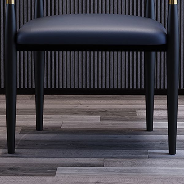 Silla de comedor moderna de cuero mate con brazo abierto para sala de reuniones