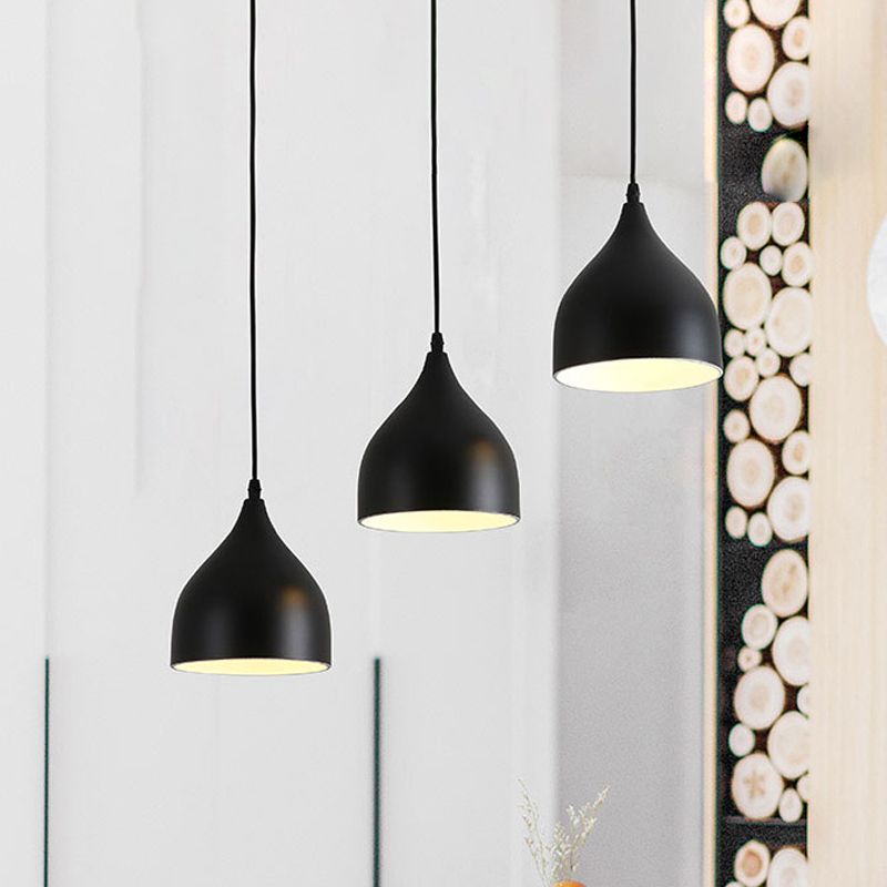 Metallic Onion Cluster Pendant Lamp Contemporain 3 Heads Black Down Lighting avec une canopée linéaire