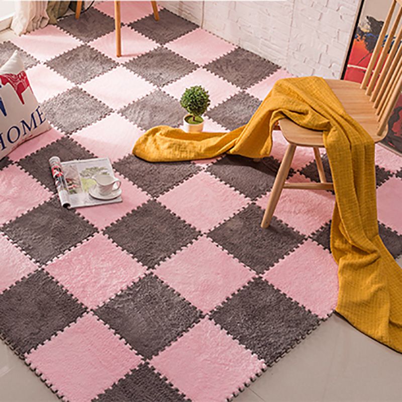 Indoor Carpet Tiles Color Block Interlocking Stain Resistant Carpet Tiles