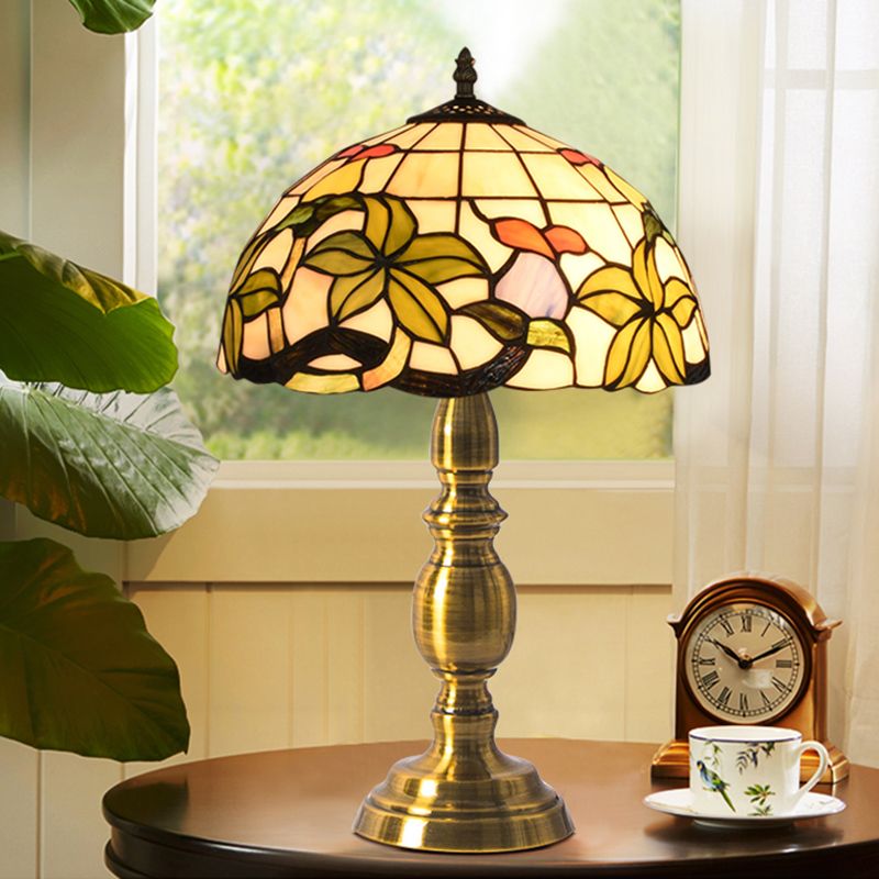 Vintage Dome Table Lamp Single-Bulb Handcrafted Glass Nightstand Lighting with Floral Pattern