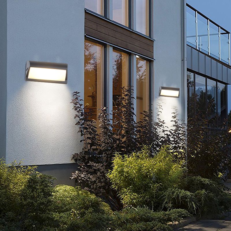 Geometric Shade Wall Lighting Modern Simple Style Metal 1 Light Sconce Light in Black and White