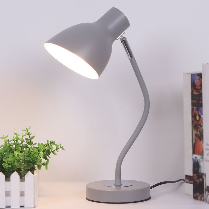 Lámpara de mesa de tono de domo de estilo macarrón nórdico Diseño de brazo ajustable de metal Luz de noche de 1 luces