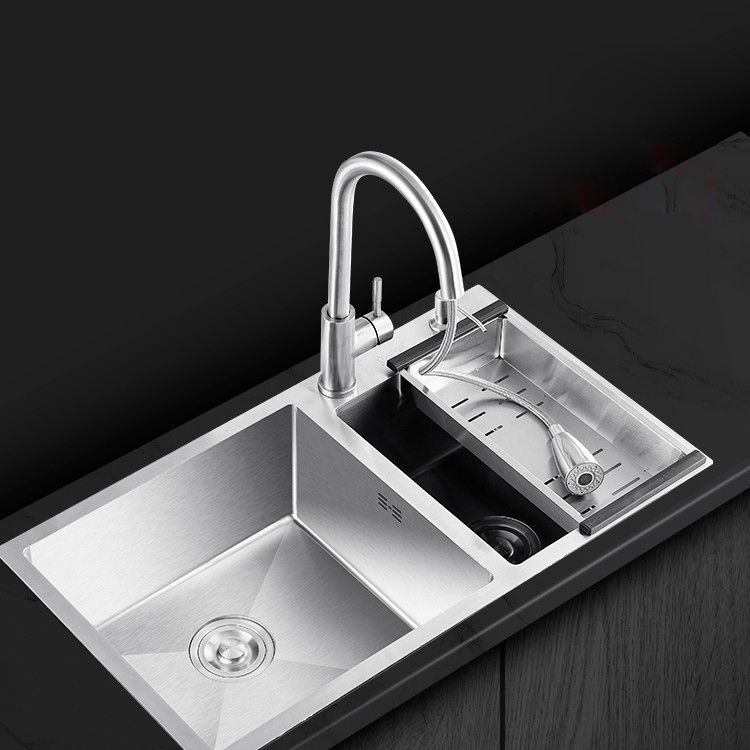 Modern Style Kitchen Sink Overflow Hole Design Scratch Resistant Kitchen Sink
