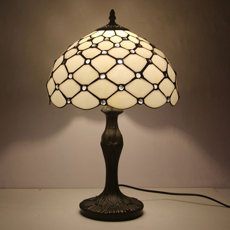 Messing 1 lichte nachtverlichting tiffany wit glas kralen taaklamp met geschulpte rand