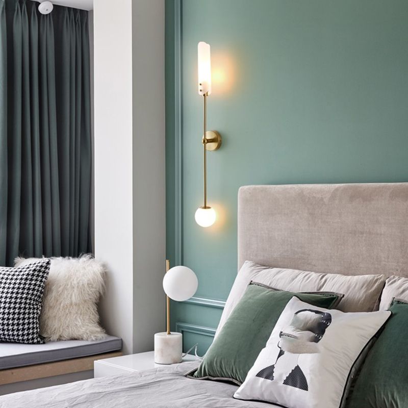 Nórdica Media de metal pared de pared de dorada de oro con vidrio para sala de estar