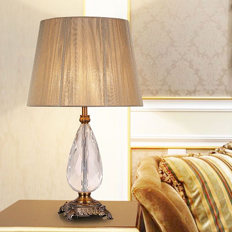 Lampe de table en cristal K9 en forme de larme, lampe de chevet rurale à 1 lumière pour chambre à coucher, beige avec abat-jour plissé en tissu