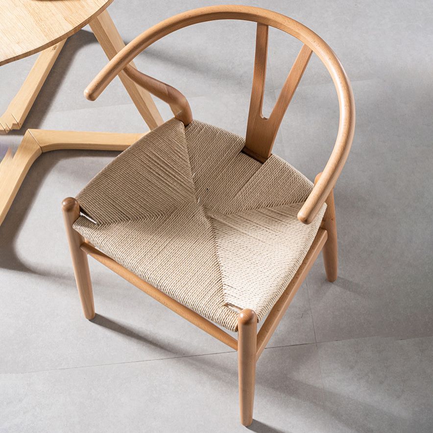 Silla de comedor de madera moderna con acabado mate de Wishbone de haya