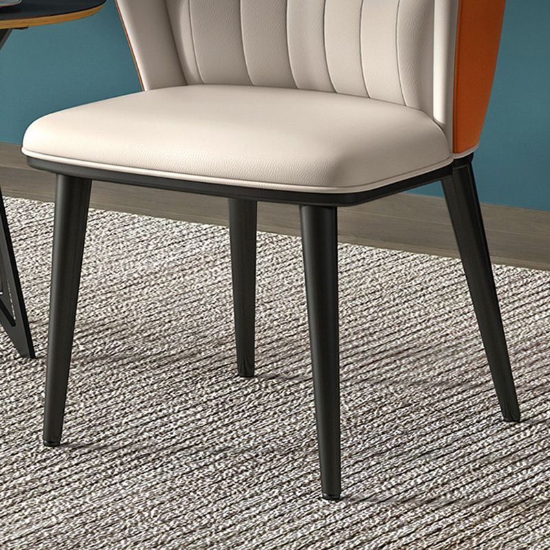 Silla lateral de comedor curvada de cuero para interiores moderna, silla sin brazos Parsons