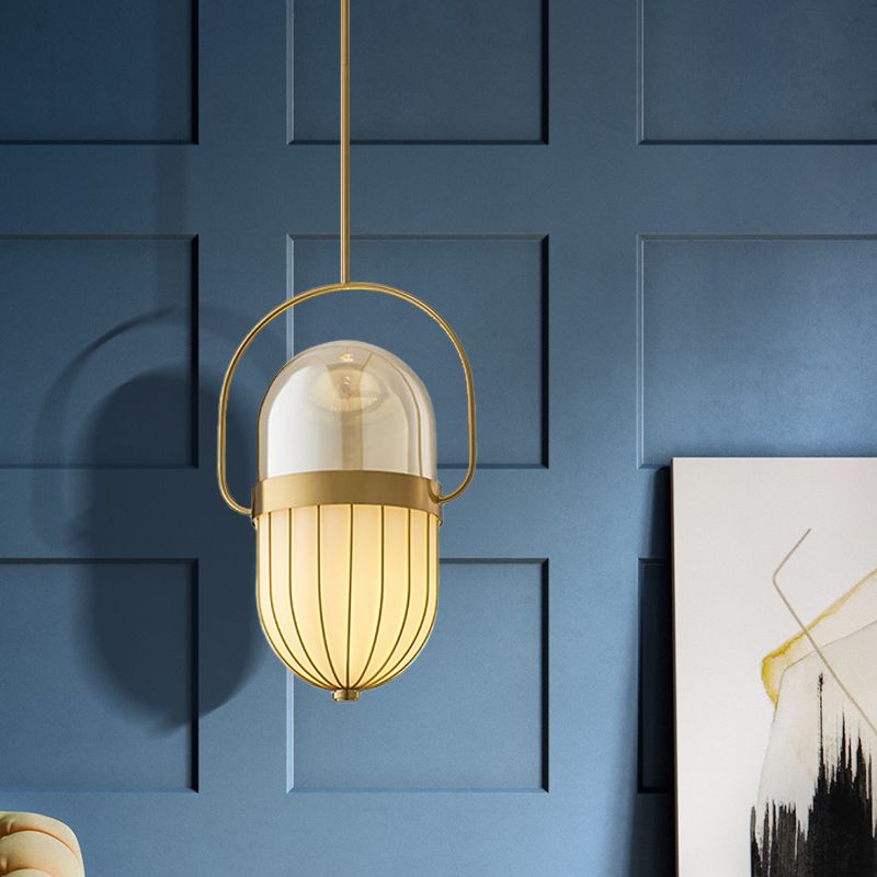 Postmoderne Pillenkapsel Anhängerlampe klar und weißes Glas 1 Kopf Esszimmer Hanging Deckenleuchte in Gold
