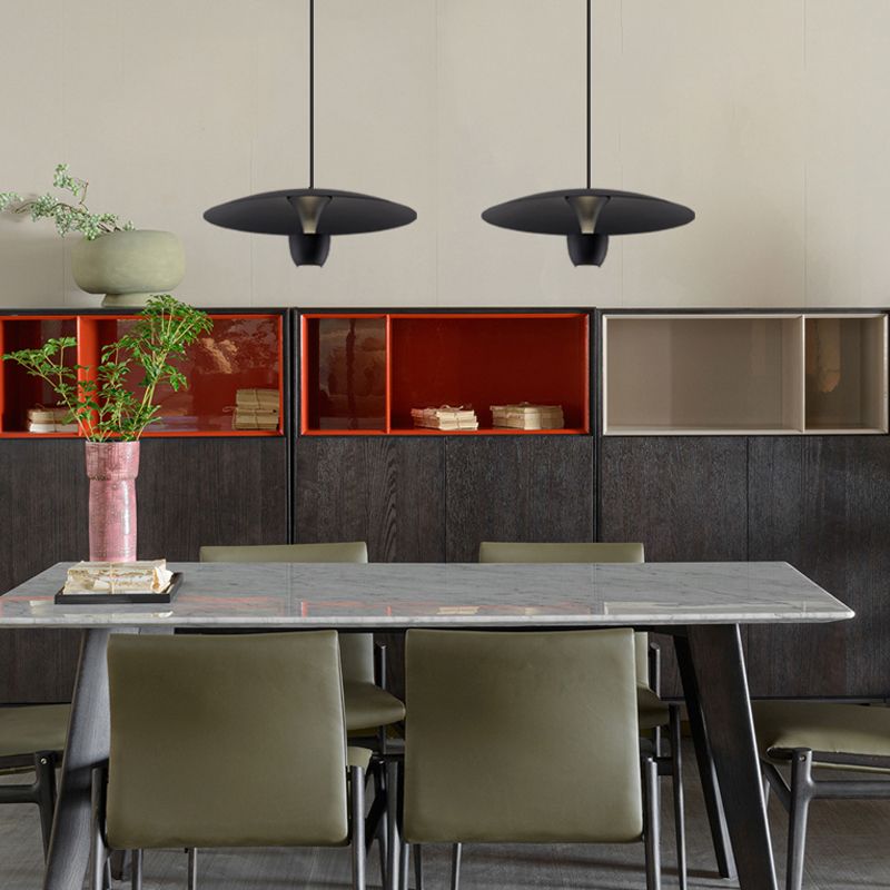 Nordic Flying Soucoucer Éclairage pendentif en métal LED Hanging Light