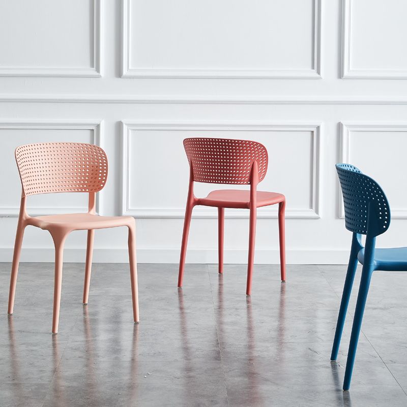 Chaises d'appoint de salle à manger empilables en plastique Chaises de salle à manger sans accoudoirs à dossier ouvert (Ensemble de 4)