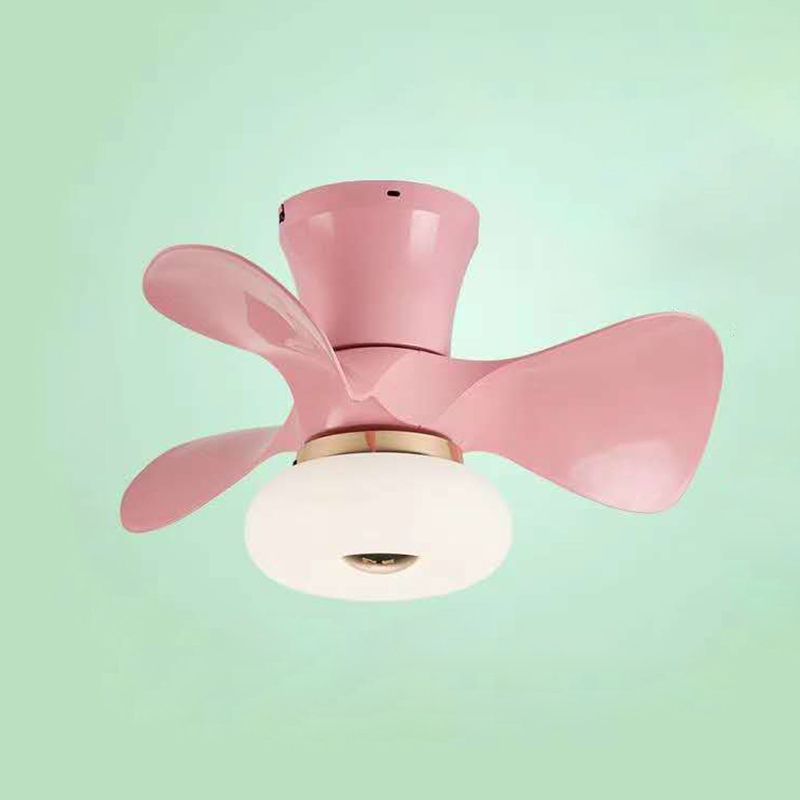 Ventilateur de plafond géométrique clair