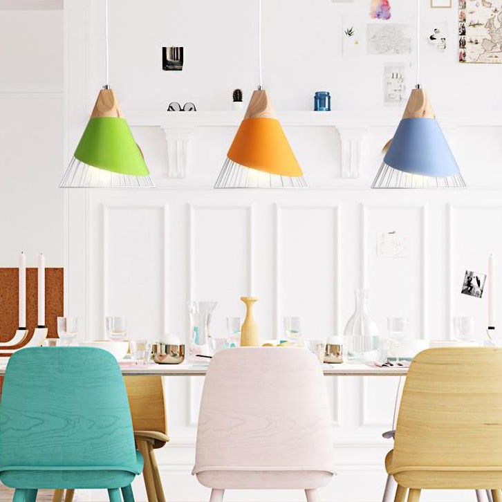 Escalier de chambre à coucher conique métal léger un léger nordique élégant lampe suspendue en bleu / vert / jaune avec fil de fer